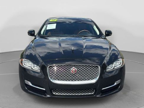 Used 2018 Jaguar XJ L Portfolio RWD image 9