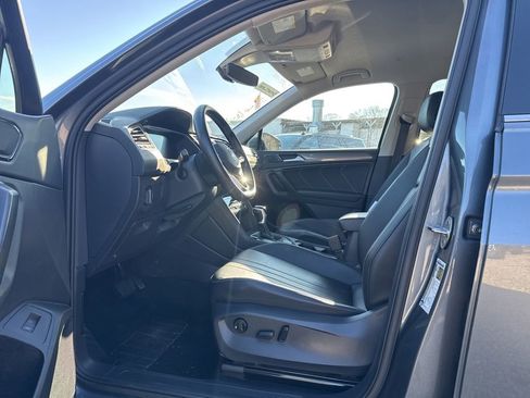 Used 2024 Volkswagen Tiguan SE image 14