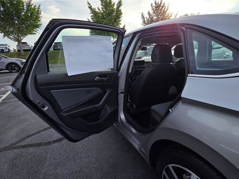 New 2026 Volkswagen Jetta SE FWD image 25