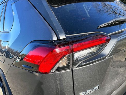 Used 2022 Toyota RAV4 XLE image 34