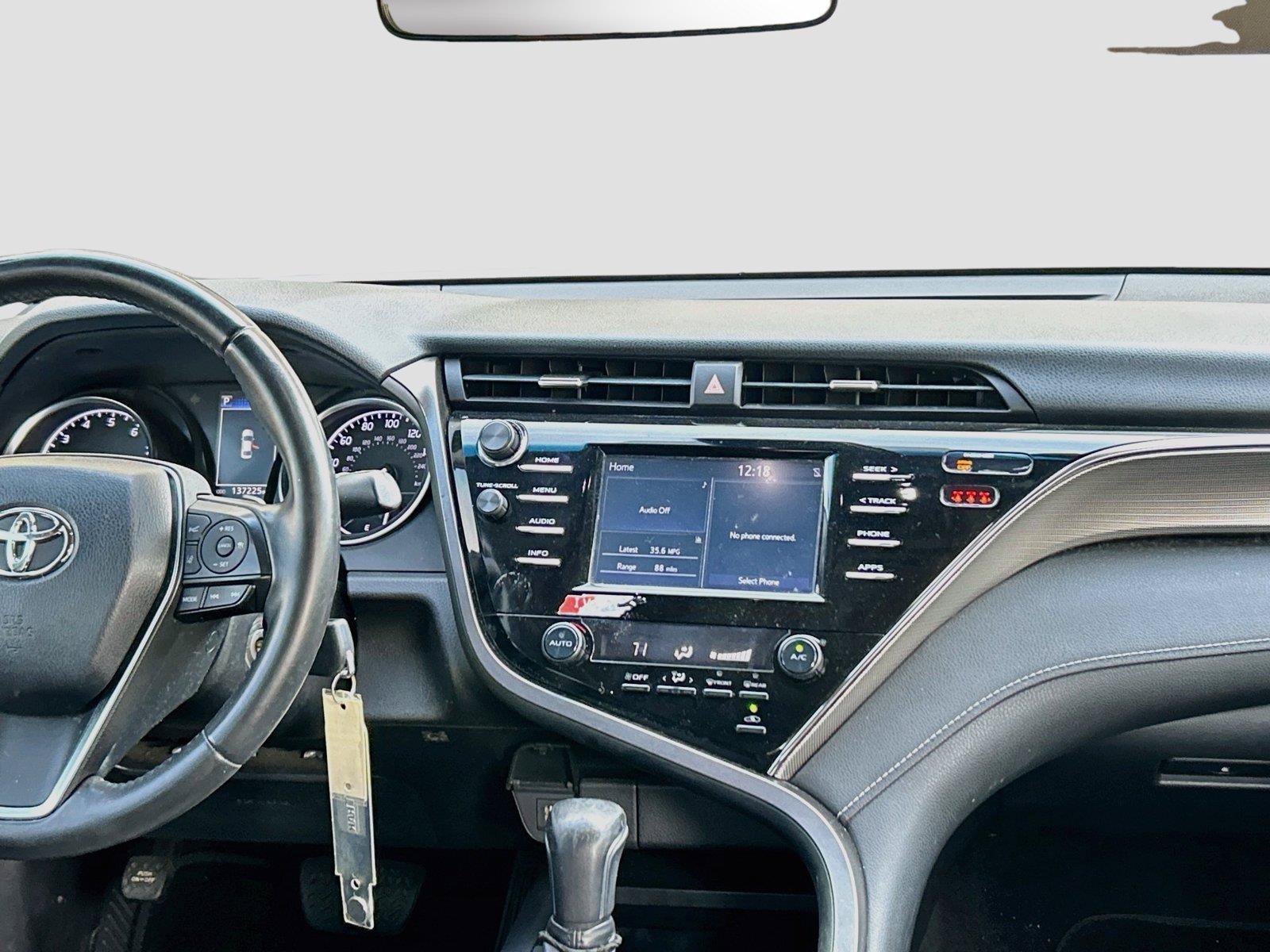 Used 2018 Toyota Camry SE w/ Moonroof Package FWD image 20
