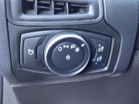 Used 2017 Ford Focus SE image 27