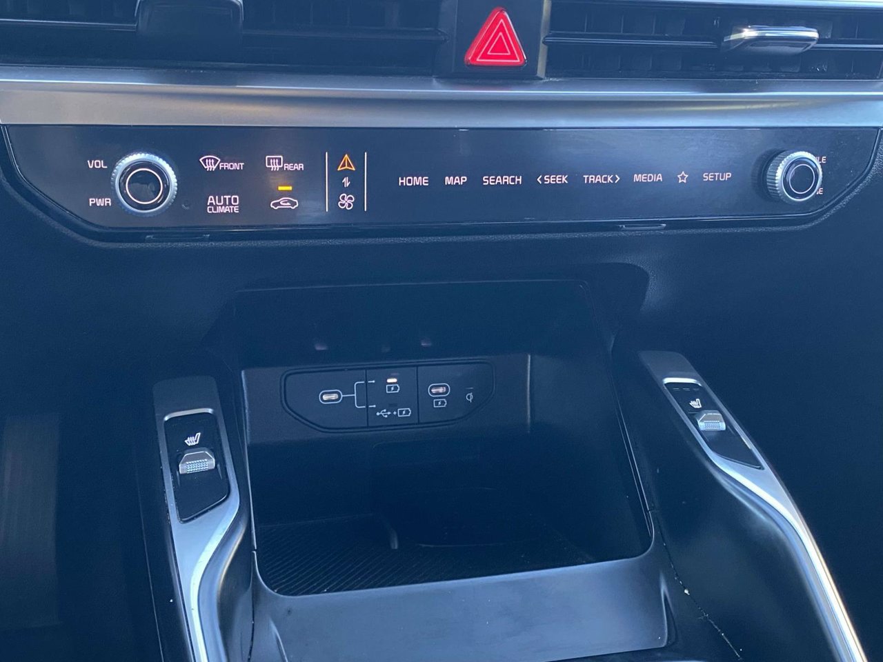 Used 2024 Kia Sorento S w/ Panoramic Sunroof Package FWD image 39