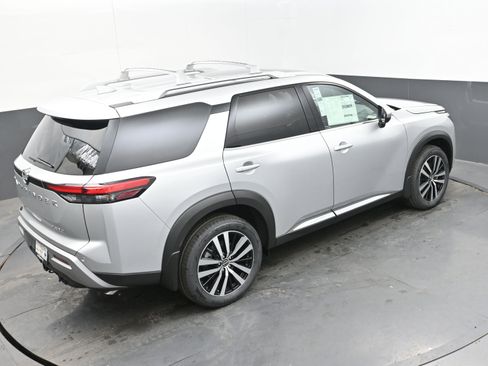 New 2025 Nissan Pathfinder Platinum image 37