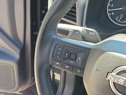 Used 2025 Nissan Rogue SV FWD image 21