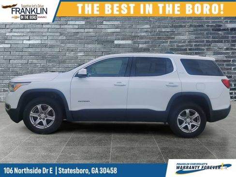Used 2017 GMC Acadia SLE w/ LPO, Cargo Package FWD image 2