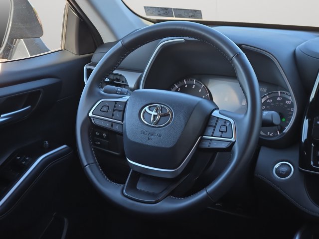Certified 2026 Toyota Highlander XLE AWD/4WD image 19