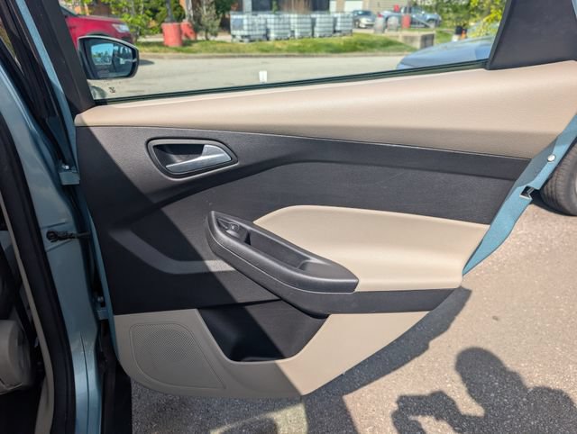Used 2012 Ford Focus SE FWD image 19