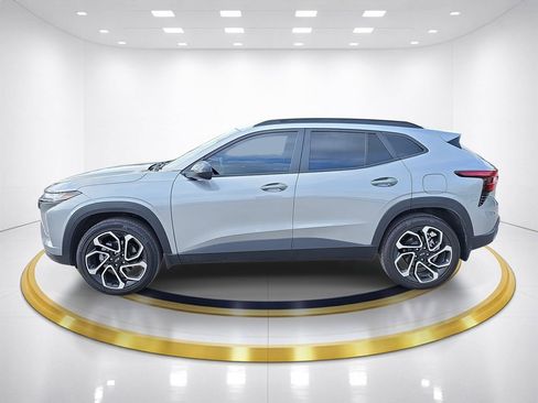 Used 2025 Chevrolet Trax RS w/ Driver Confidence Package image 10