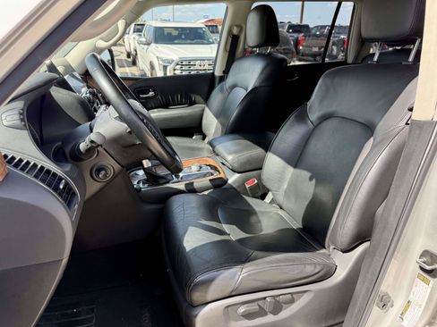 Used 2024 Nissan Armada SL w/ Captain's Chairs Package RWD image 4