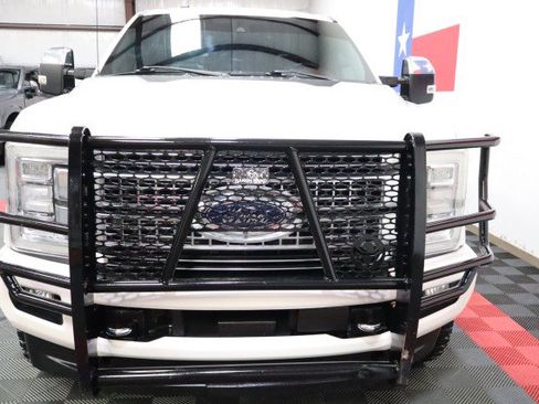 Used 2017 Ford F350 Platinum w/ Platinum Ultimate Package AWD/4WD image 22