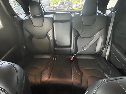 Used 2020 Jeep Cherokee Limited FWD image 13