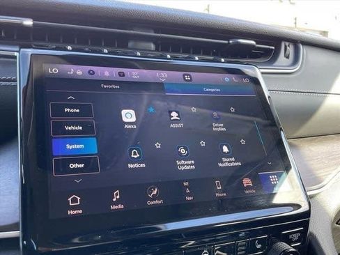 Used 2024 Jeep Grand Cherokee Limited image 16