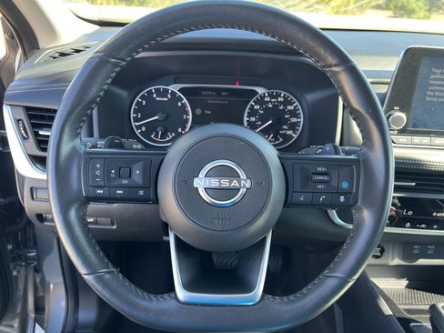 Used 2024 Nissan Rogue SV w/ SV Premium Package FWD image 7