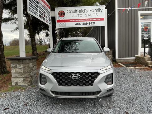 Used 2019 Hyundai Santa Fe SE image 2