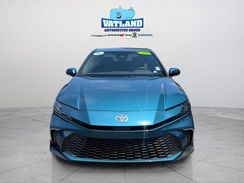 Used 2025 Toyota Camry SE w/ Convenience Package FWD image 8