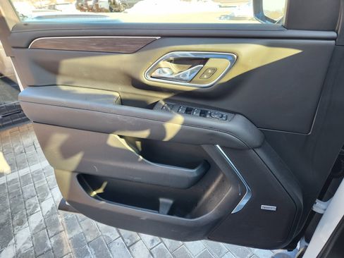 Used 2024 Chevrolet Tahoe Z71 w/ Luxury Package image 23