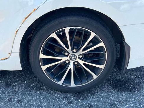 Used 2019 Toyota Camry SE FWD image 10