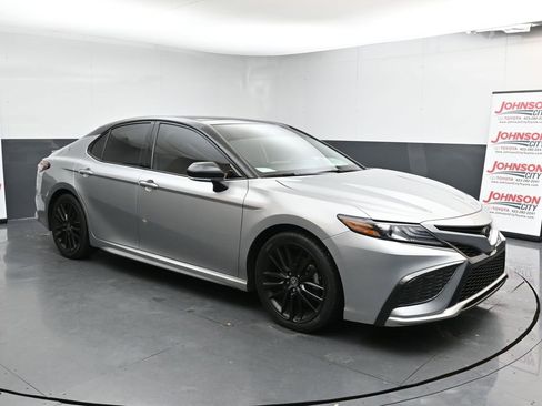 Used 2021 Toyota Camry XSE image 2