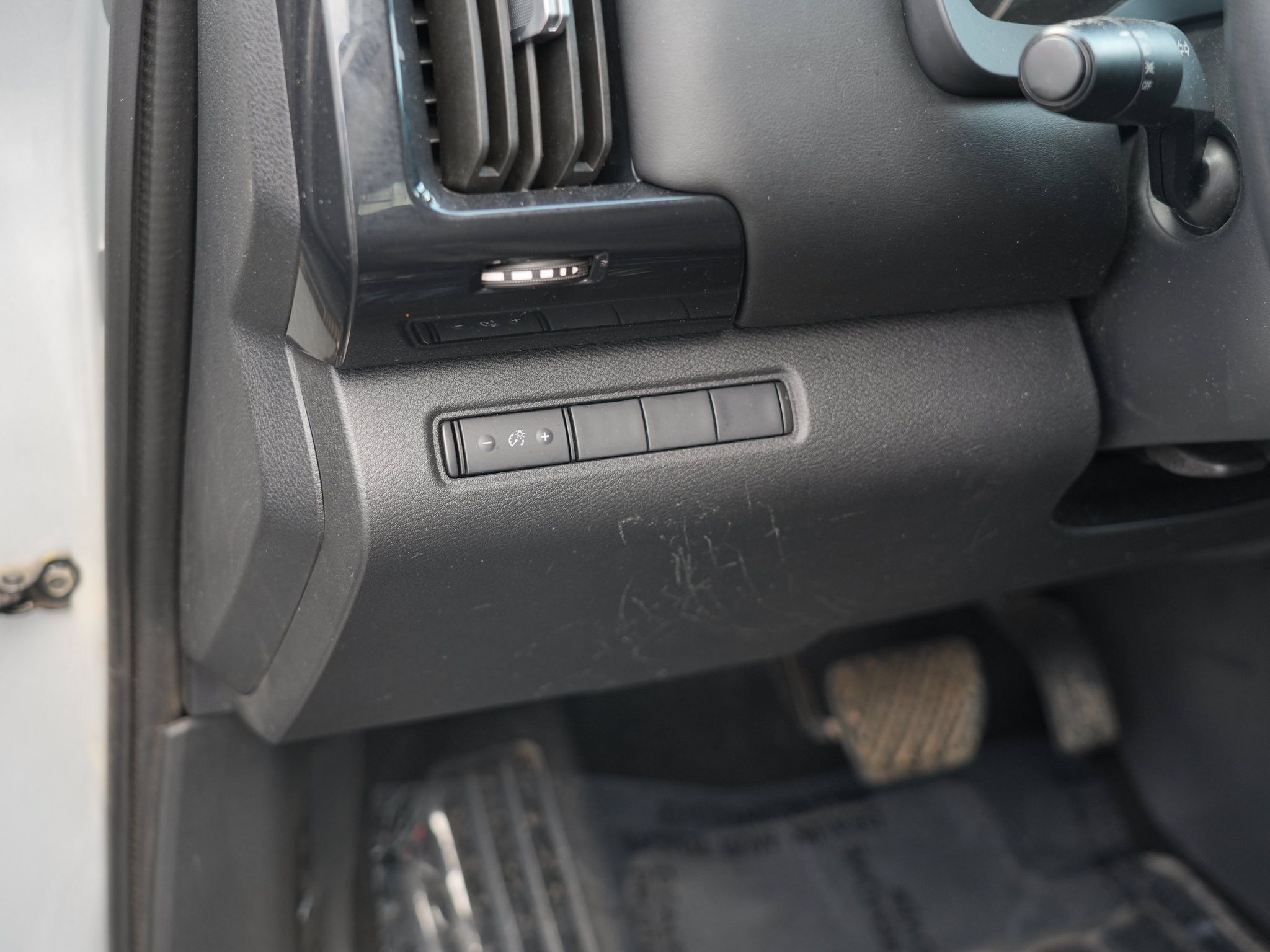 Used 2024 Nissan Pathfinder S AWD/4WD image 18