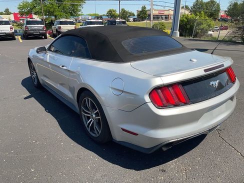 Used 2017 Ford Mustang Premium RWD image 7