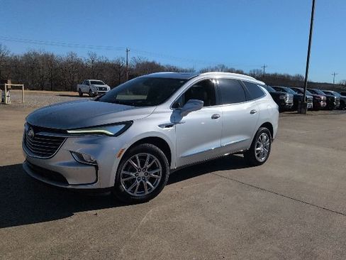 Used 2022 Buick Enclave Premium w/ Experience Buick Package image 4