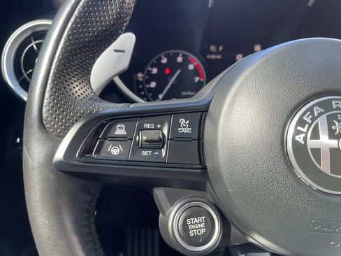 Used 2022 Alfa Romeo Giulia Veloce image 20