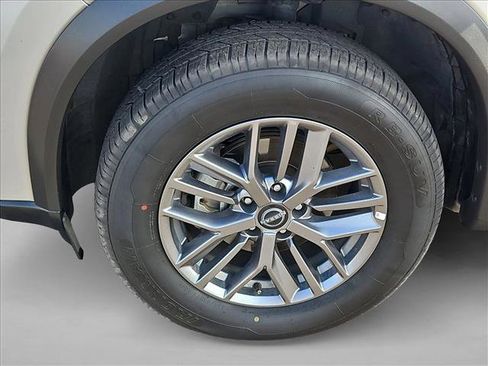 Used 2024 Nissan Rogue S image 22