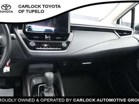 Used 2025 Toyota Corolla LE FWD image 30