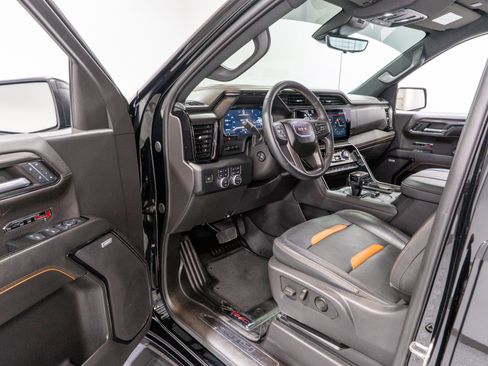 Used 2024 GMC Sierra 1500 AT4 w/ Technology Package AWD/4WD image 13
