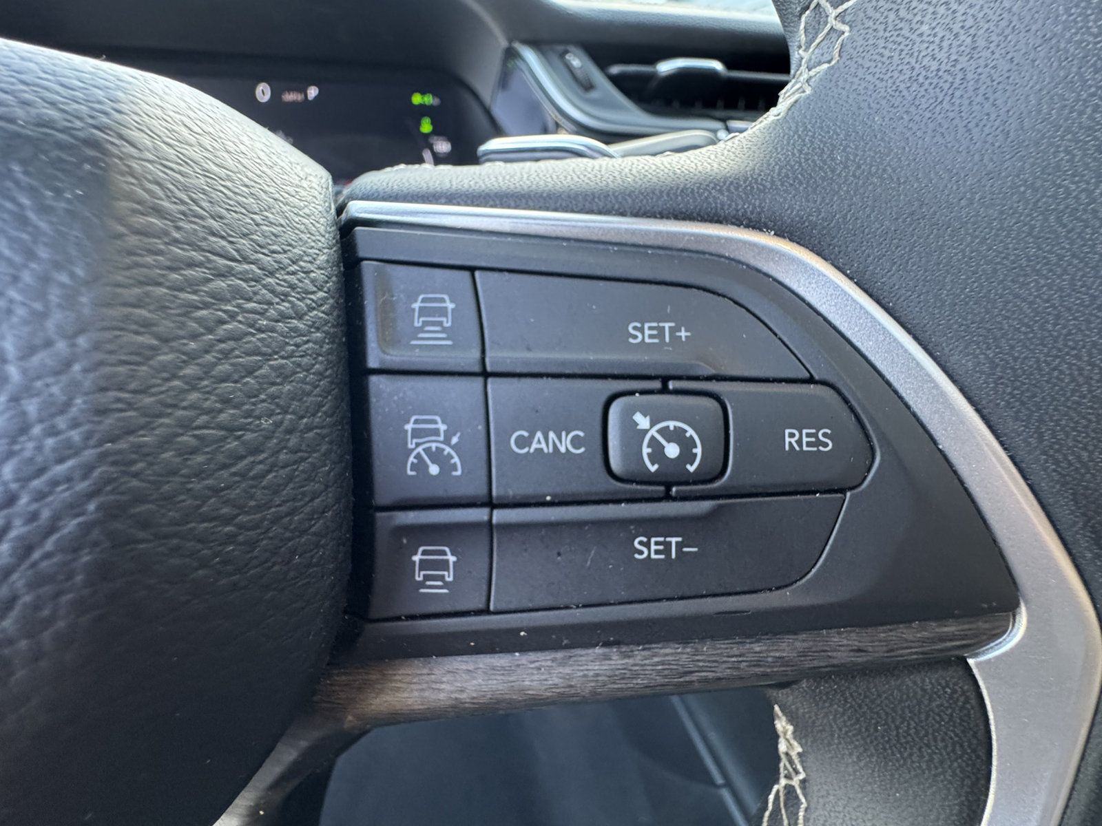Used 2024 Jeep Grand Cherokee Limited 4xe AWD/4WD image 34