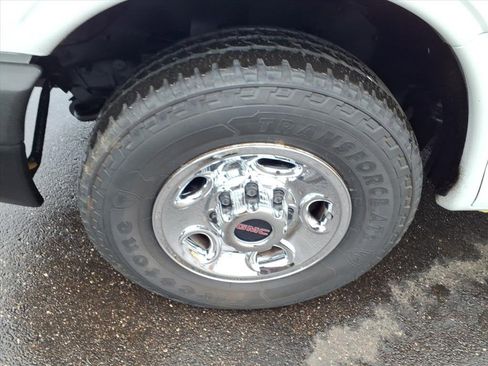 Used 2015 GMC Savana 2500 image 25