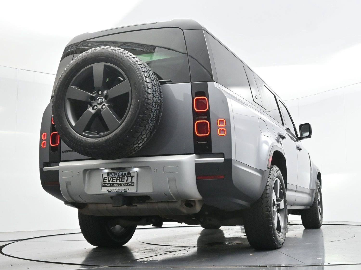 Used 2024 Land Rover Defender 130 S AWD/4WD image 58