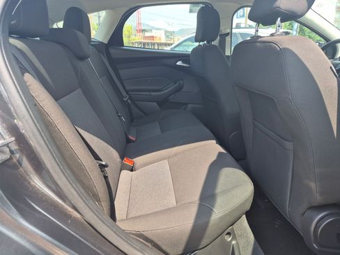 Used 2015 Ford Focus SE w/ SE Cold Weather Package FWD image 27