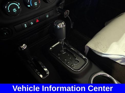 Used 2017 Jeep Wrangler Sahara w/ Connectivity Group AWD/4WD image 21