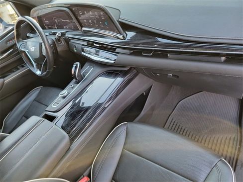 Used 2021 Cadillac Escalade Sport w/ LPO, Illumination Package image 18