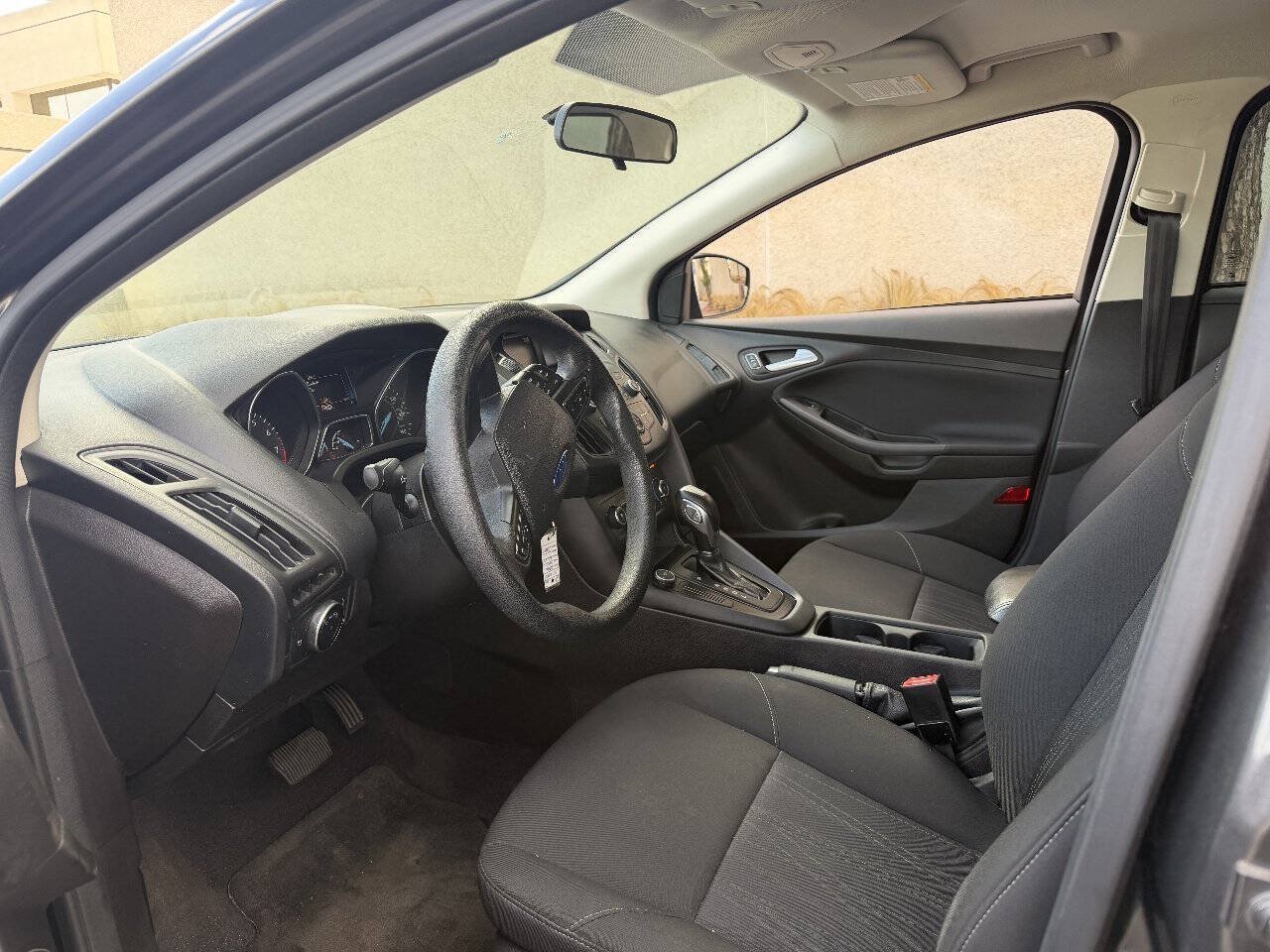 Used 2016 Ford Focus SE FWD image 7