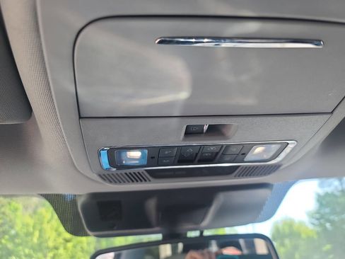 Used 2021 Ford F150 Lariat w/ Equipment Group 502A High AWD/4WD image 21