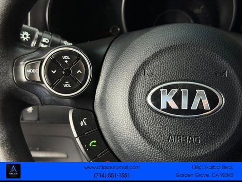 Used 2018 Kia Soul FWD image 29