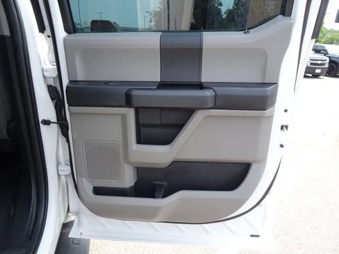 Used 2015 Ford F150 XL w/ Equipment Group 101A Mid AWD/4WD image 19