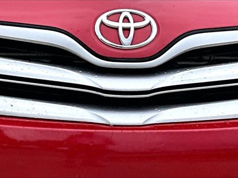 Used 2013 Toyota Venza LE w/ LE Convenience Pkg FWD image 12