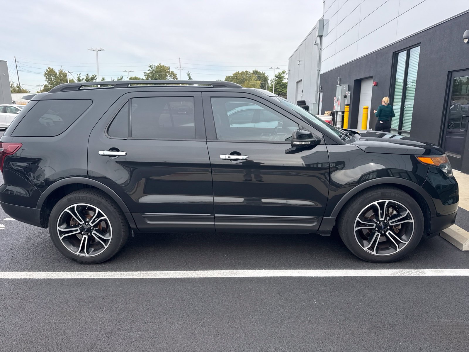 Used 2014 Ford Explorer Sport w/ Equipment Group 401A AWD/4WD image 3
