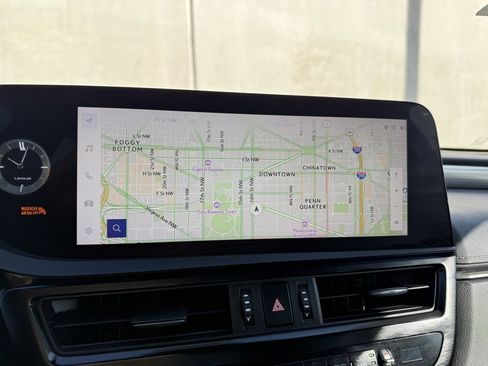 Used 2023 Lexus ES 350 F Sport image 9