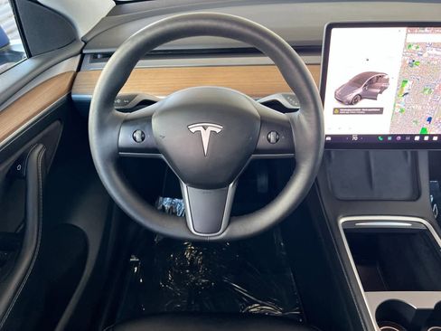 Used 2023 Tesla Model Y Long Range image 15