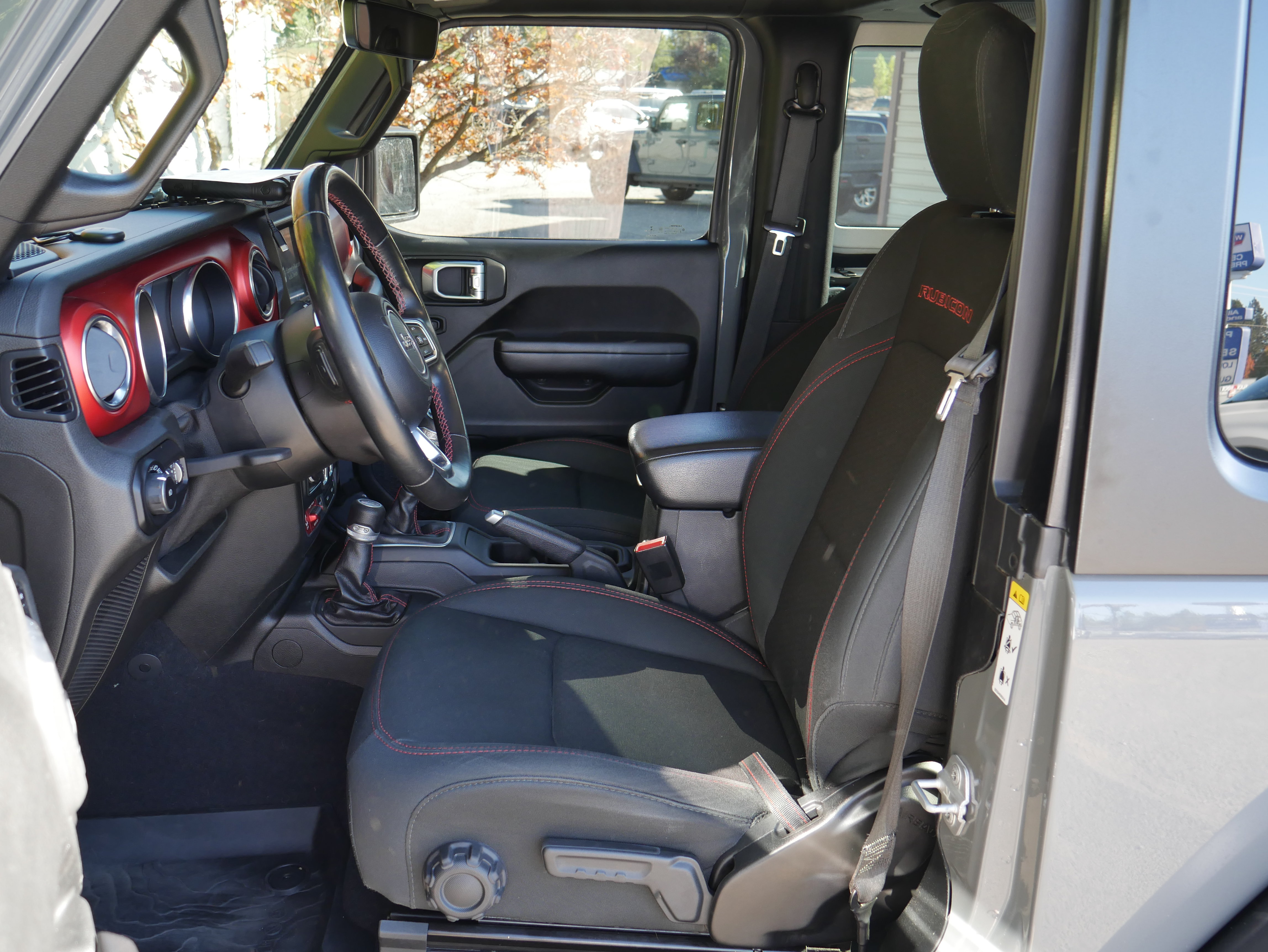 Used 2019 Jeep Wrangler Rubicon AWD/4WD image 3