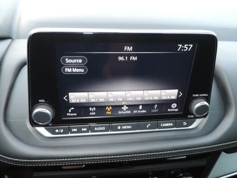 Used 2024 Nissan Rogue SV image 22