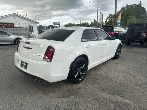 Used 2023 Chrysler 300 Touring w/ Sport Appearance Package RWD image 5