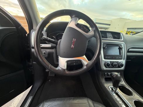 Used 2014 GMC Acadia SLT w/ Technology Package FWD image 12
