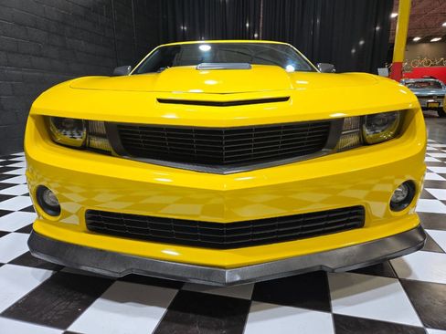 Used 2010 Chevrolet Camaro SS w/ LPO, Ground Effects Package image 5