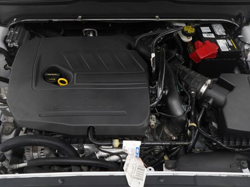 Used 2015 Ford Fusion SE w/ Equipment Group 202A image 28